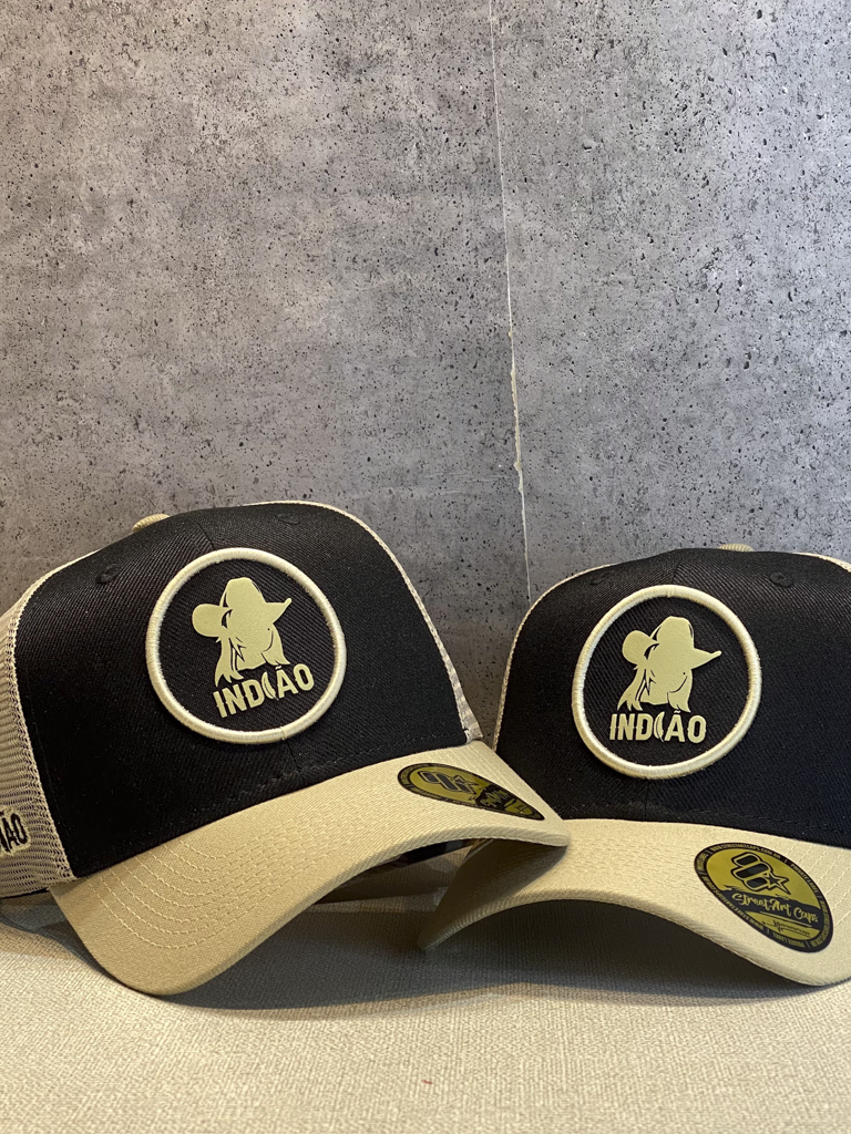 Boné Trucker - Silhueta - Bege com Preto