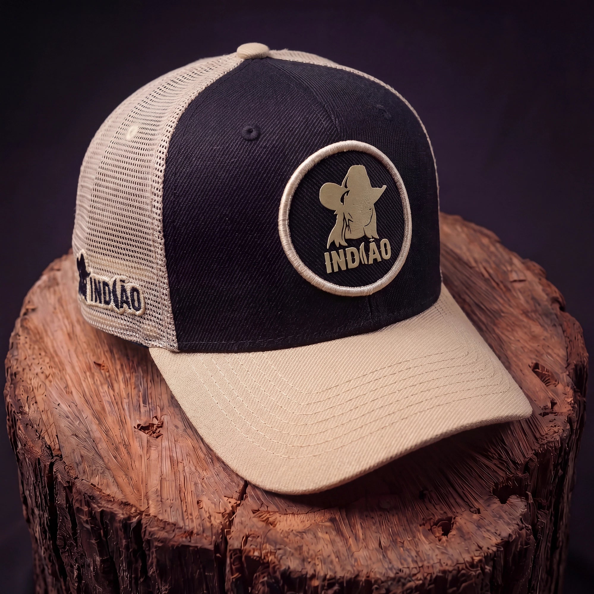 Boné Trucker - Silhueta - Bege com Preto